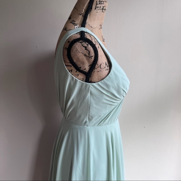 Brideside green V-Neck bridesmaid dress color 536 size 0 - Picture 5 of 9